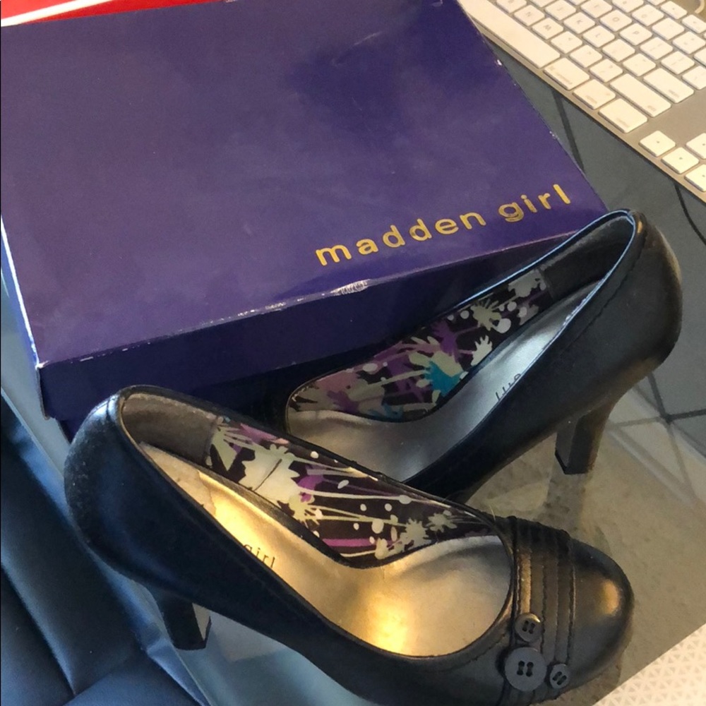 Madden girl pumps